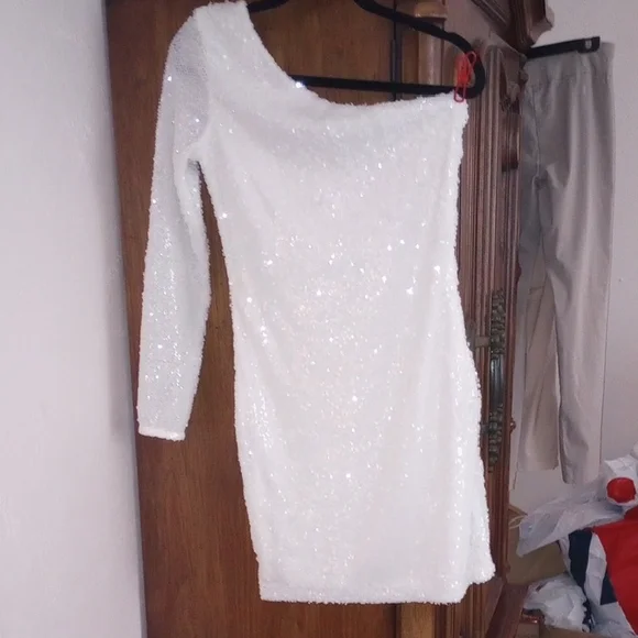 charlotte russe white bodycon dress Charlotte Russe white ribbed long sleeve dress bodycon criss cross . M Thrift Nature Closet Ja
